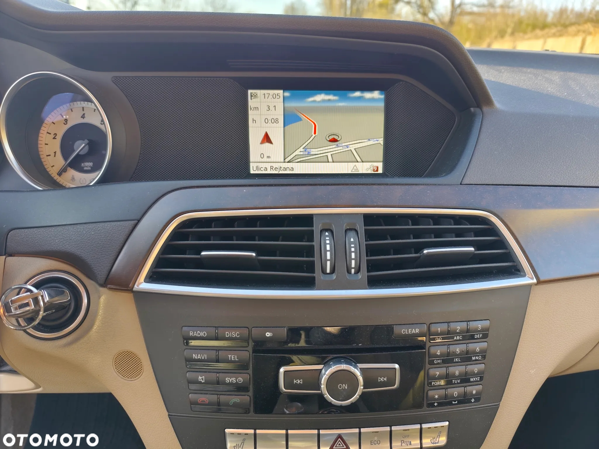 Mercedes-Benz Klasa C 200 T CGI Automatik BlueEFFICIENCY Avantgarde - 6