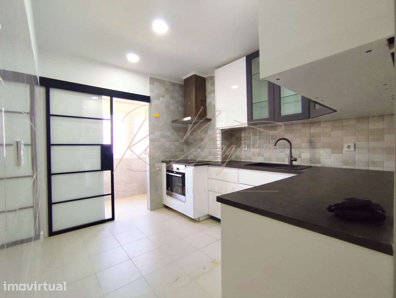 Apartamento T3 na Portela Totalmente Renovado - Grande imagem: 2/28