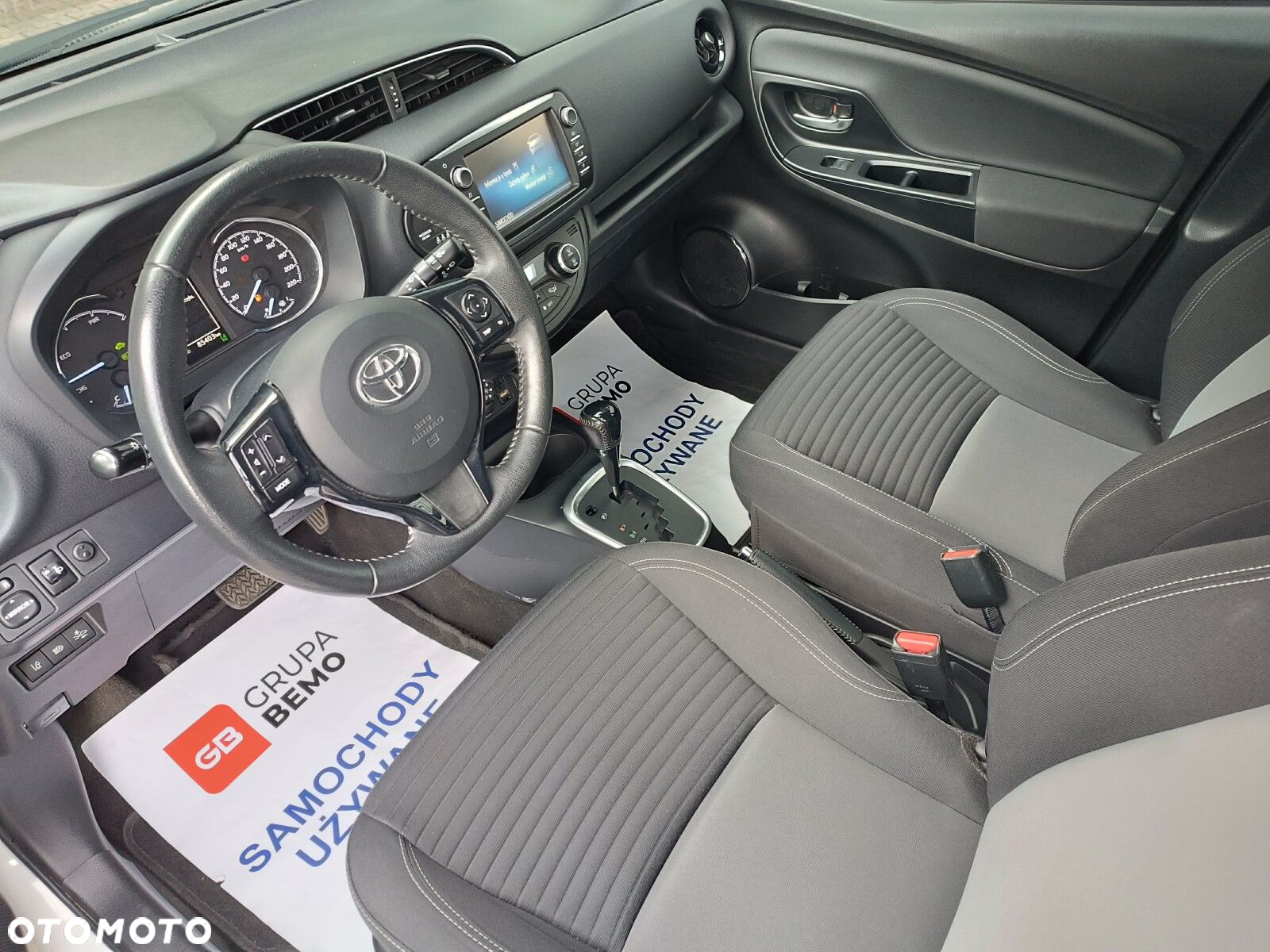 Toyota Yaris Hybrid 100 Active - 9