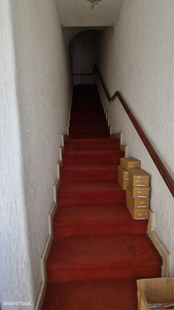 Moradia T4, reabilitar na totalidade - Porto - Grande imagem: 4/18