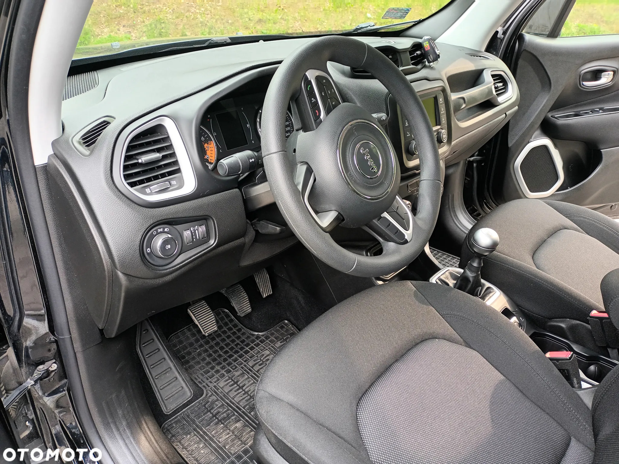 Jeep Renegade 1.6 E-TorQ Sport FWD - 6