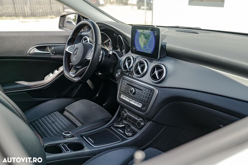 Mercedes-Benz CLA 180 7G-DCT AMG Line - 10