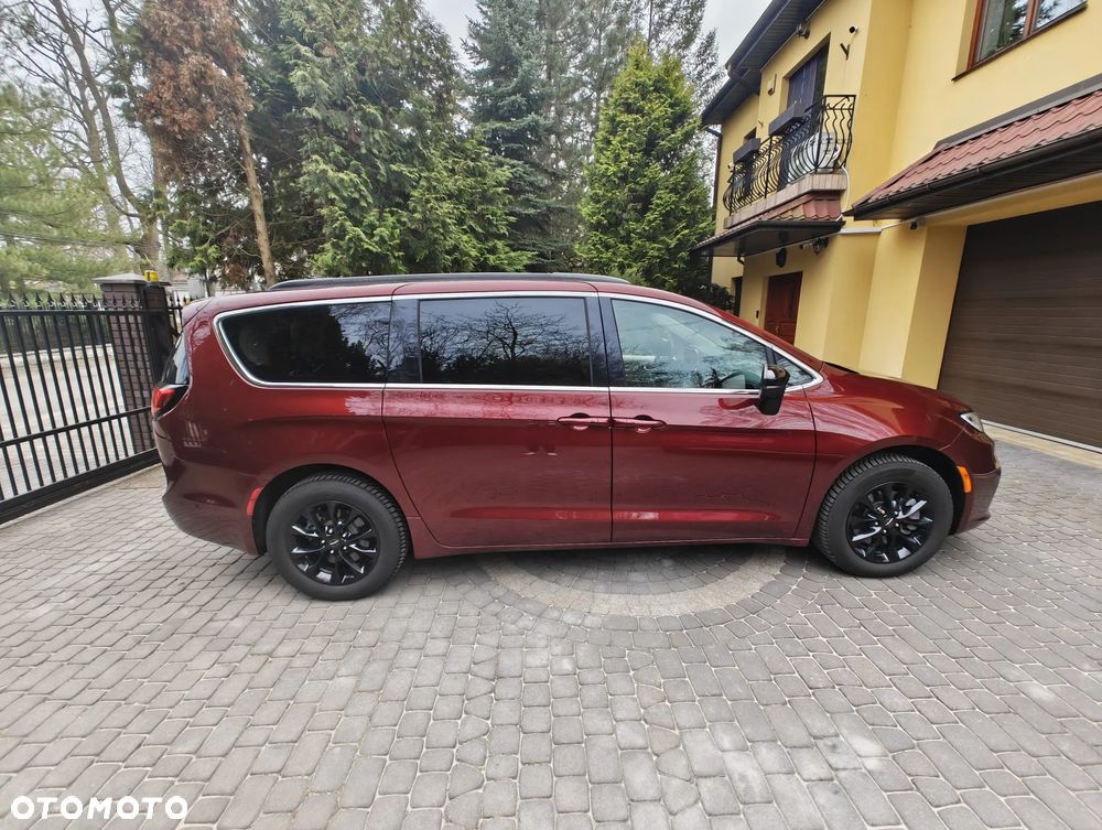 Chrysler Pacifica ver-2-5-hybrid-dynamic-force-executive-e--cvt - 15