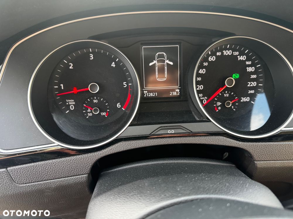 Volkswagen Passat 2.0 TDI SCR Comfortline DSG - 9