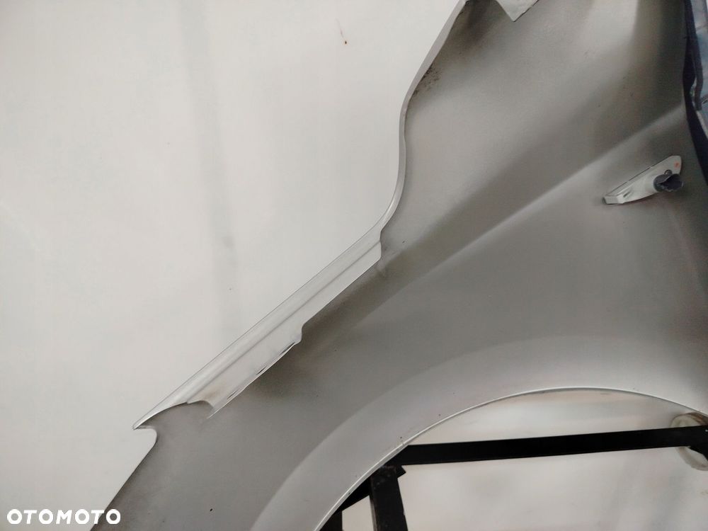 hyundai i20 i lift 12r- błotnik prawy przód przedni rys - 13