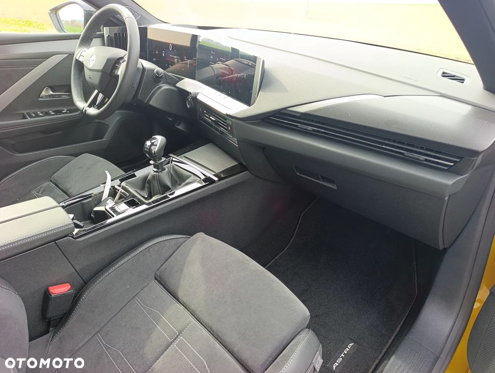 Opel Astra 1.2 Turbo Business Elegance - 20