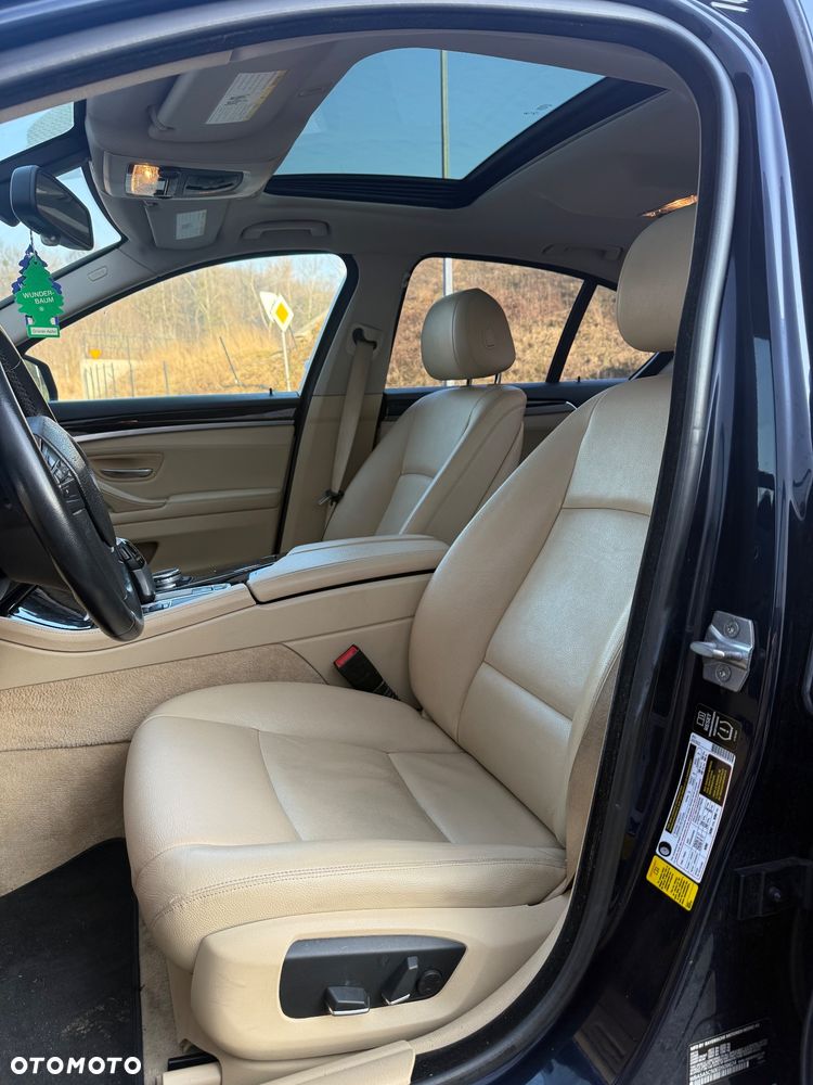 BMW Seria 5 528i xDrive Sport-Aut Luxury Line - 16