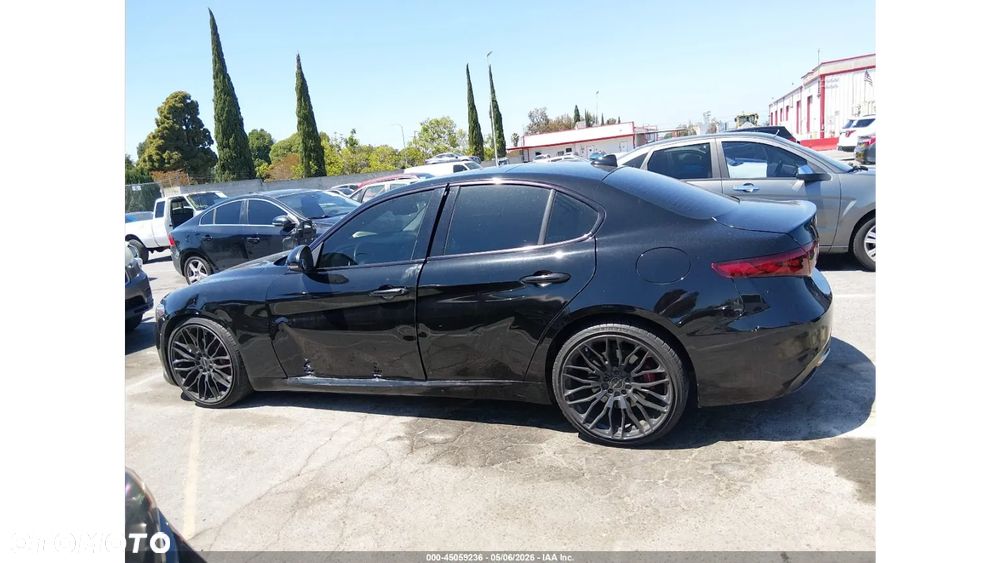 Alfa Romeo Giulia - 8