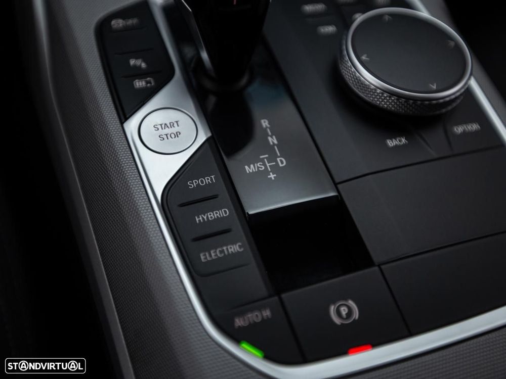 BMW 330 e Corporate Edition Auto - 23