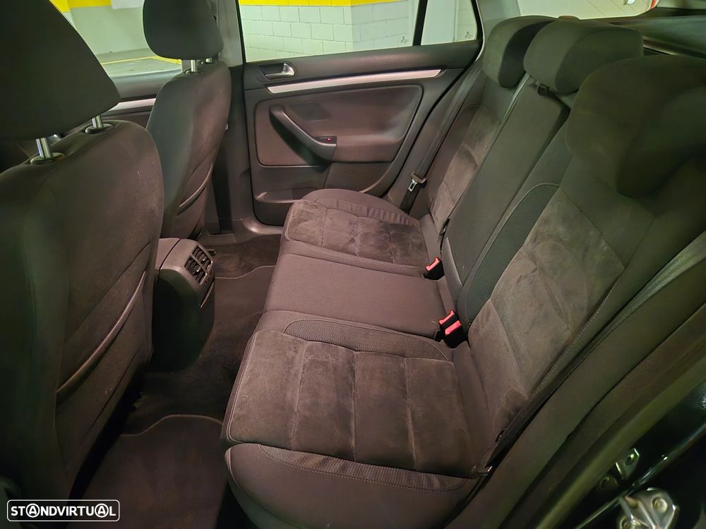 VW Golf Variant 1.6 TDi Highline - 21