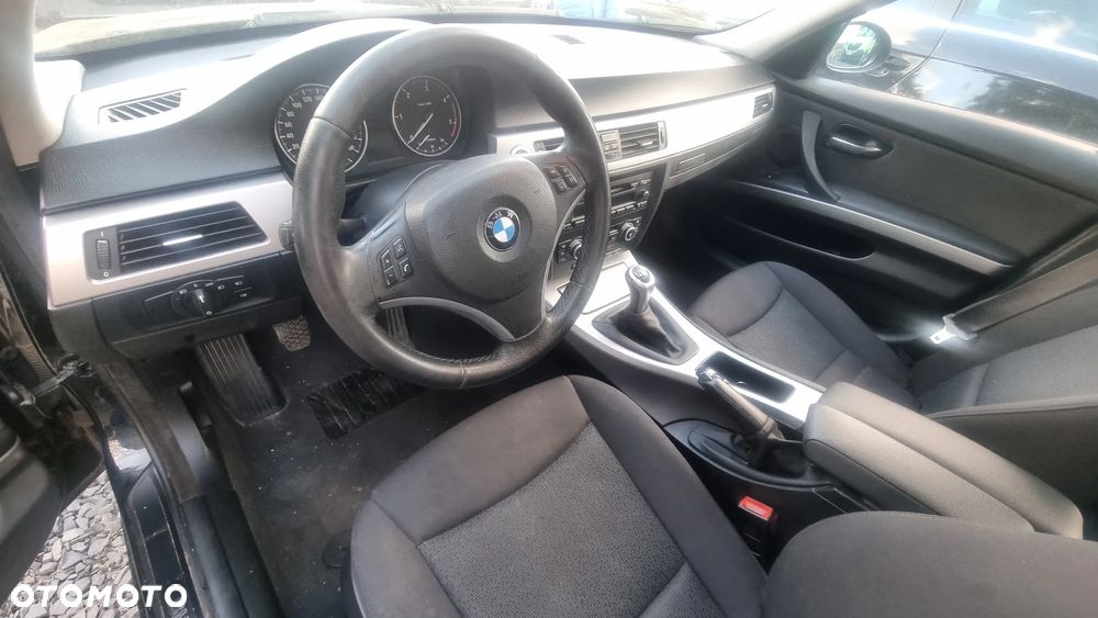 BMW Seria 3 318d DPF Edition Lifestyle - 11