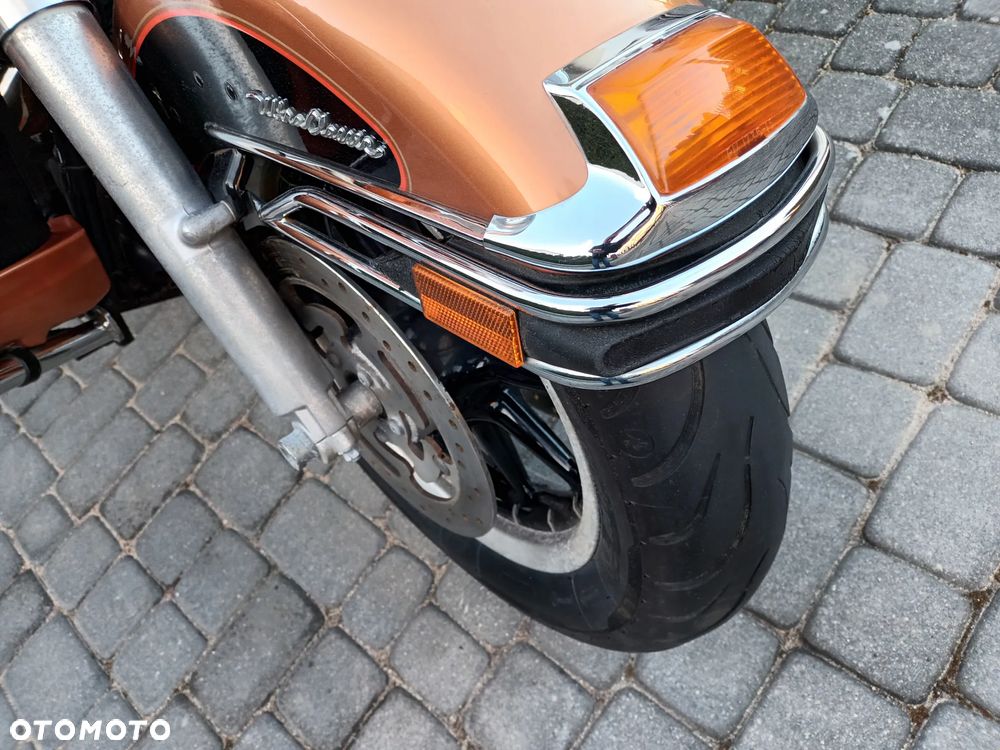 Harley-Davidson FLHTCU Ultra - 2