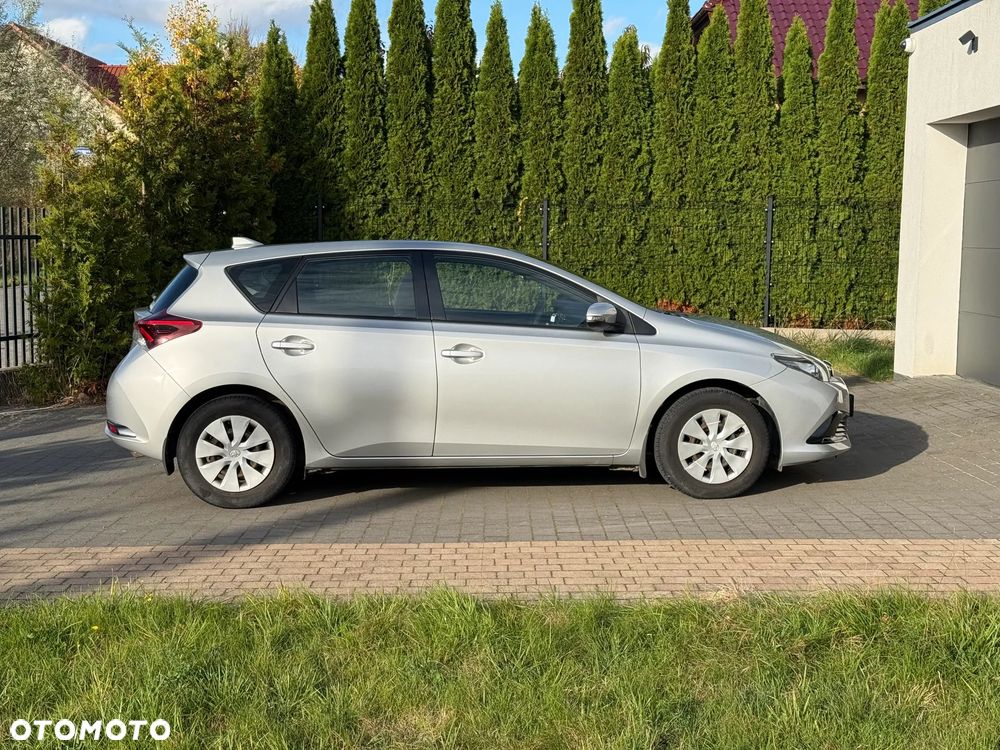 Toyota Auris - 2