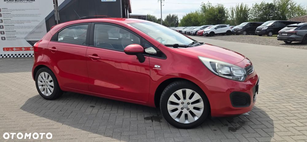 Kia Rio 1.2 Fifa World Cup Edition - 22