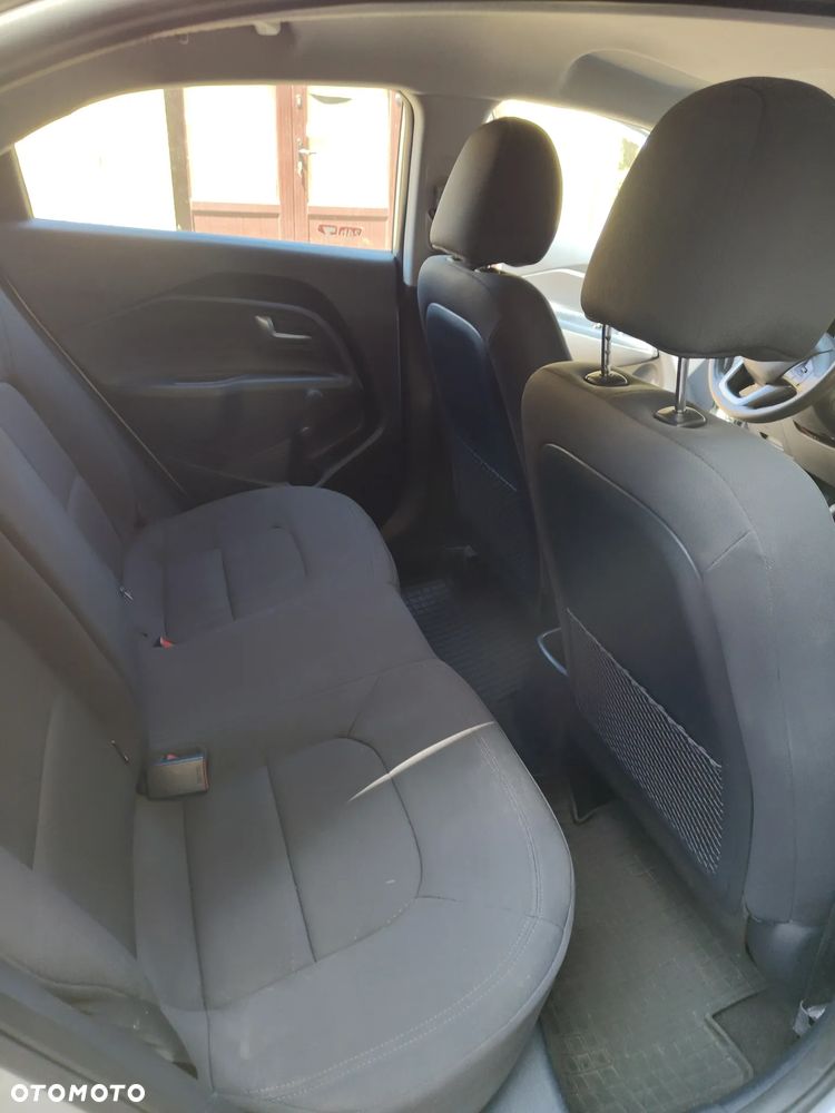 Kia Rio 1.2 M - 15