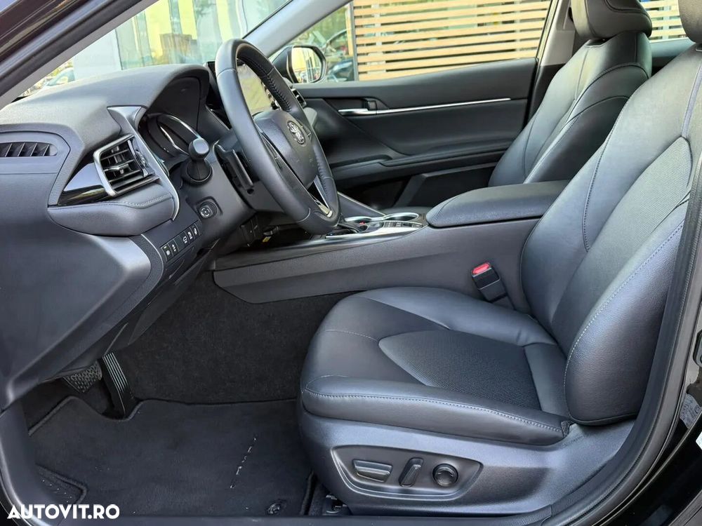 Toyota Camry - 14