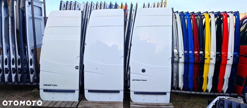 Drzwi Tył Tylne LEWE Wysokie Białe Do Założenia Mercedes Sprinter 906 Volkswagen Crafter - 1