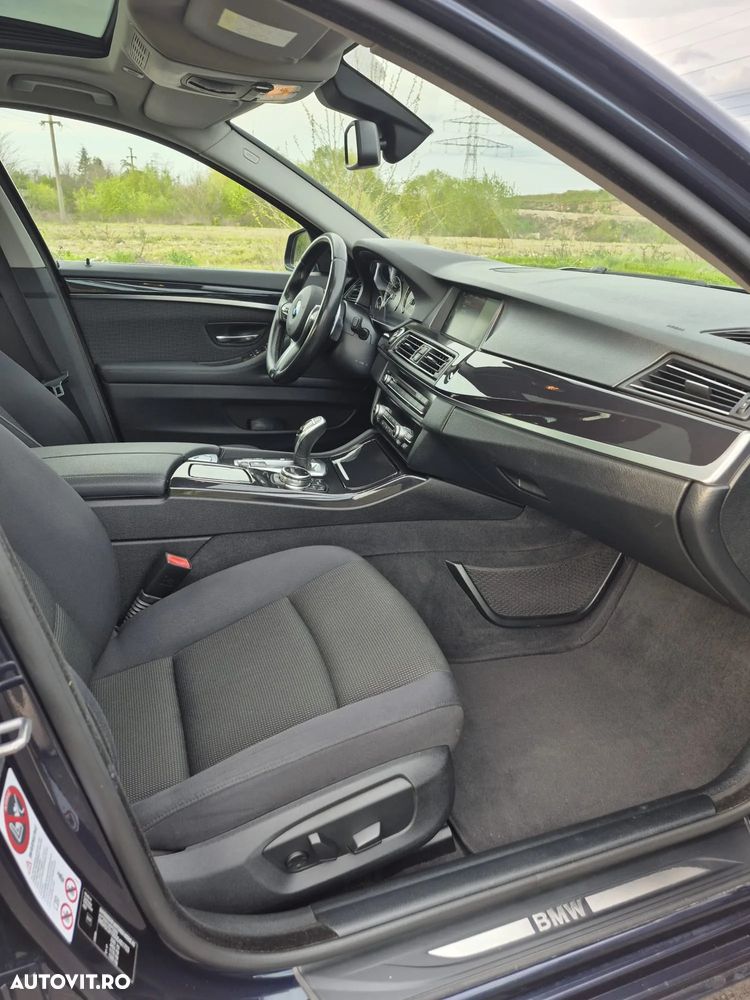 BMW Seria 5 525d xDrive AT - 12