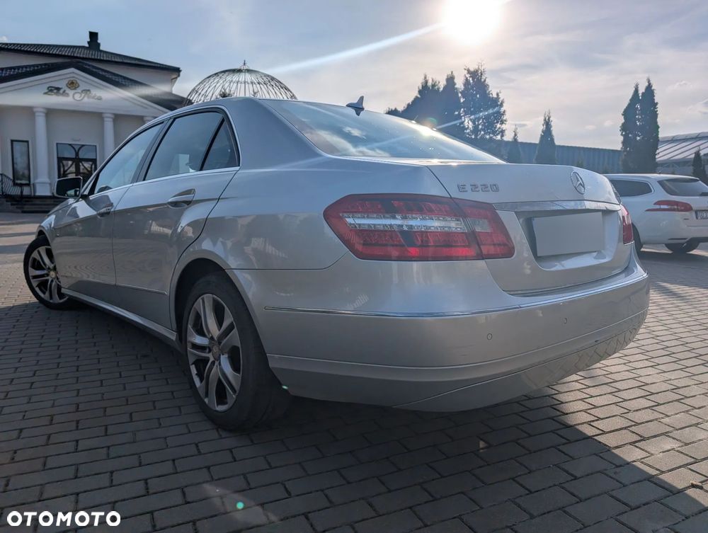 Mercedes-Benz Klasa E 220 CDI BlueEff Avantgarde - 2