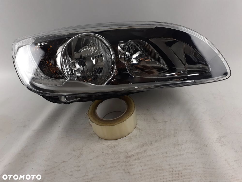 Lampa prawa Volvo S60 V60 Zwykła. H7 H9. 13-18 r. - 1