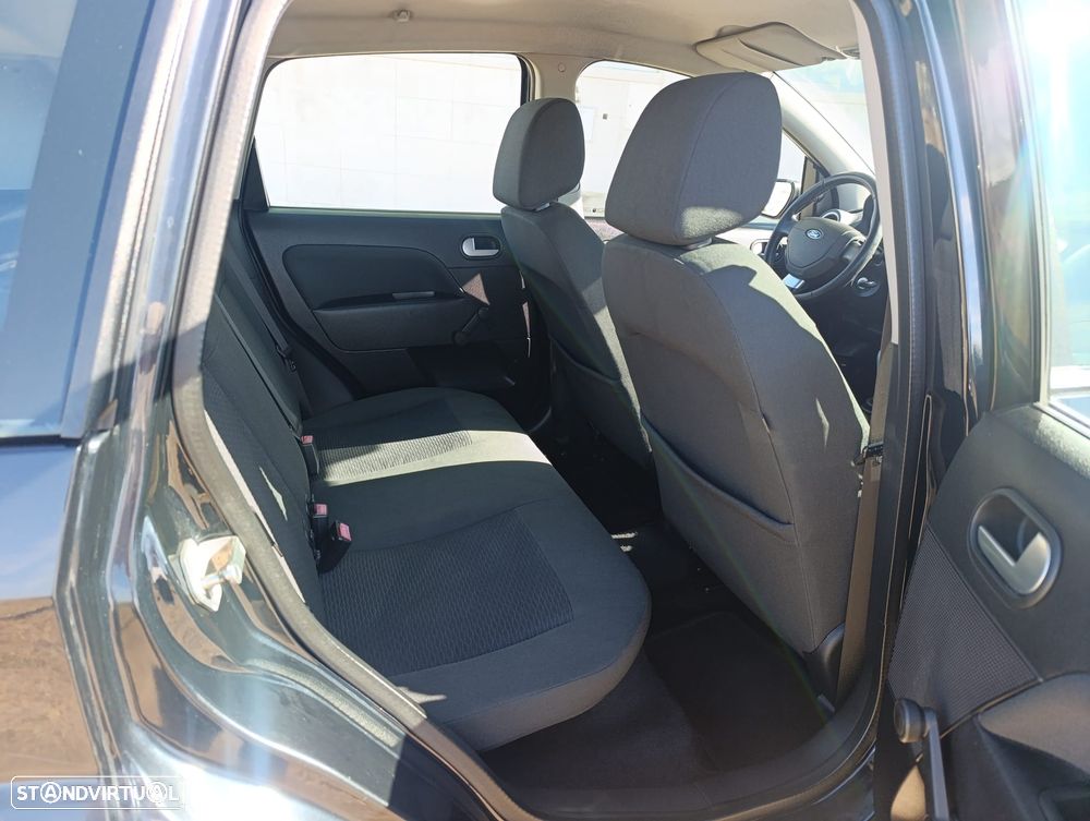 Ford Fiesta 1.25 Zetec - 13