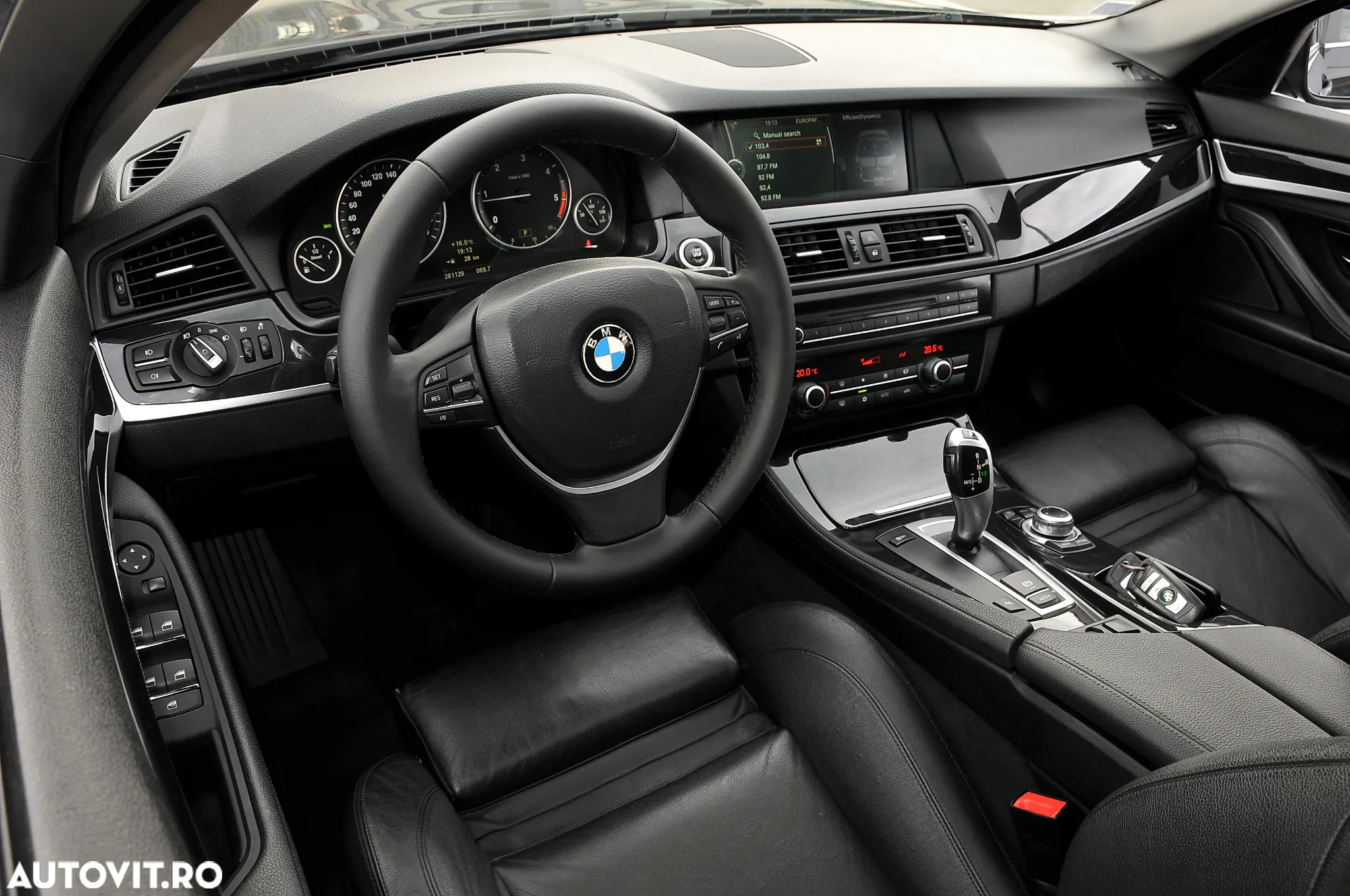 BMW Seria 5 520d - 25