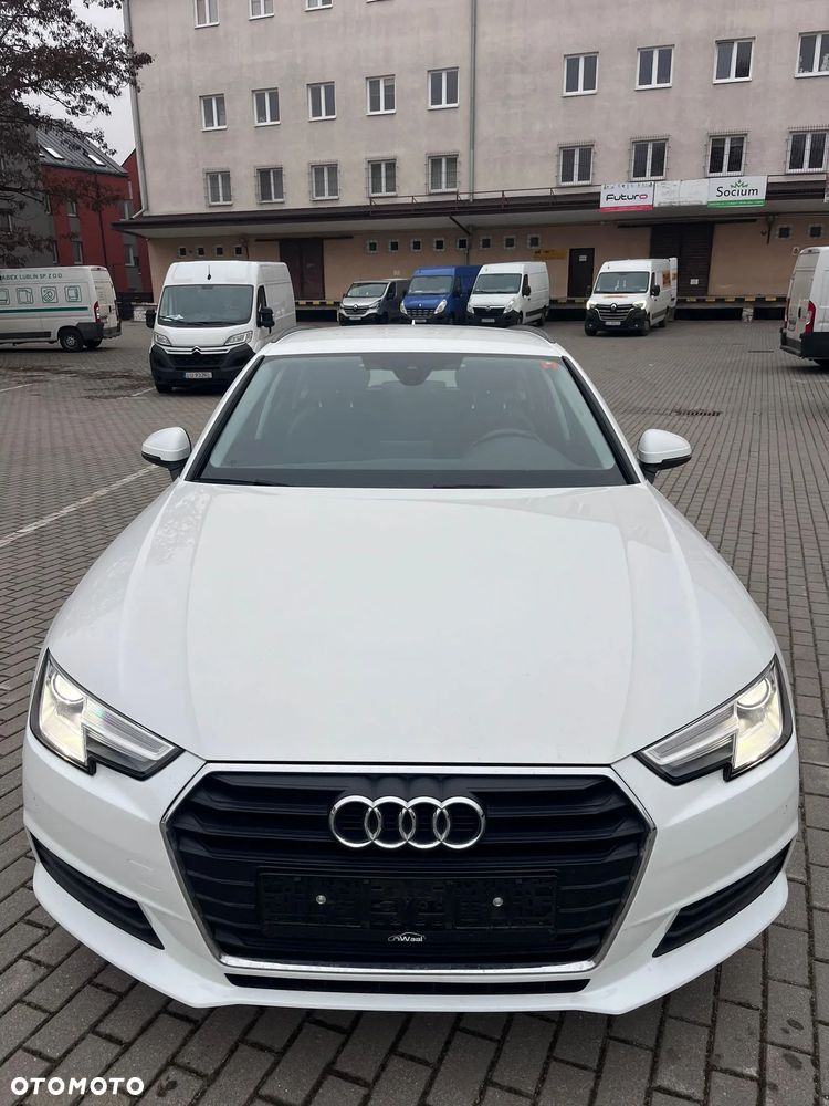 Audi A4 Avant 2.0 TDI S tronic - 4
