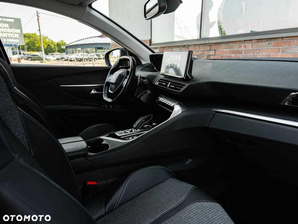 Peugeot 3008 1.5 BlueHDi Allure Pack S&S EAT8 - 26