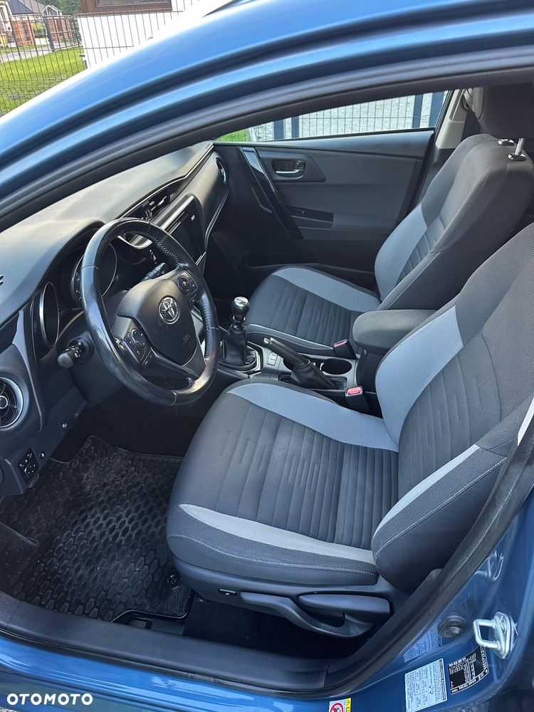 Toyota Auris 1.6 D-4D Premium - 8