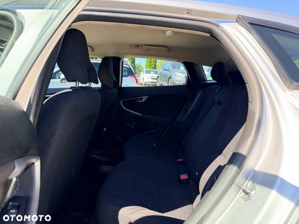 Volvo V40 D2 Momentum - 13