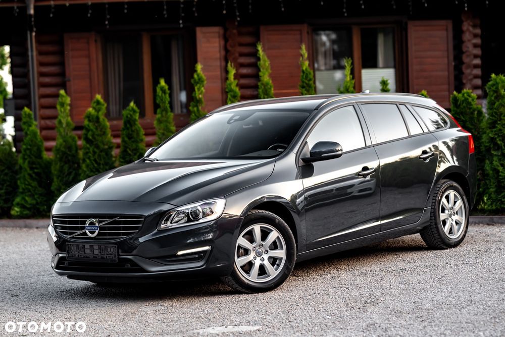 Volvo V60 D4 AWD Geartronic Momentum - 2