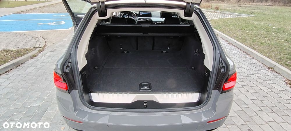 BMW Seria 5 530e Luxury Line - 28