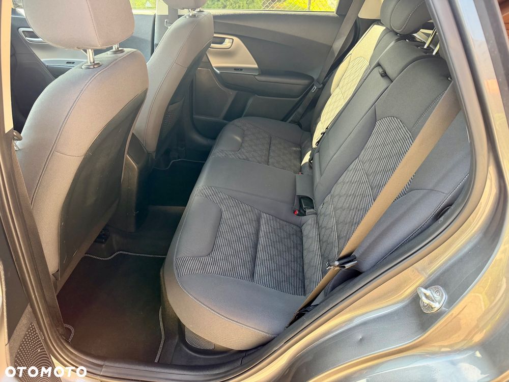 Kia Niro 1.6 GDI Hybrid M - 12