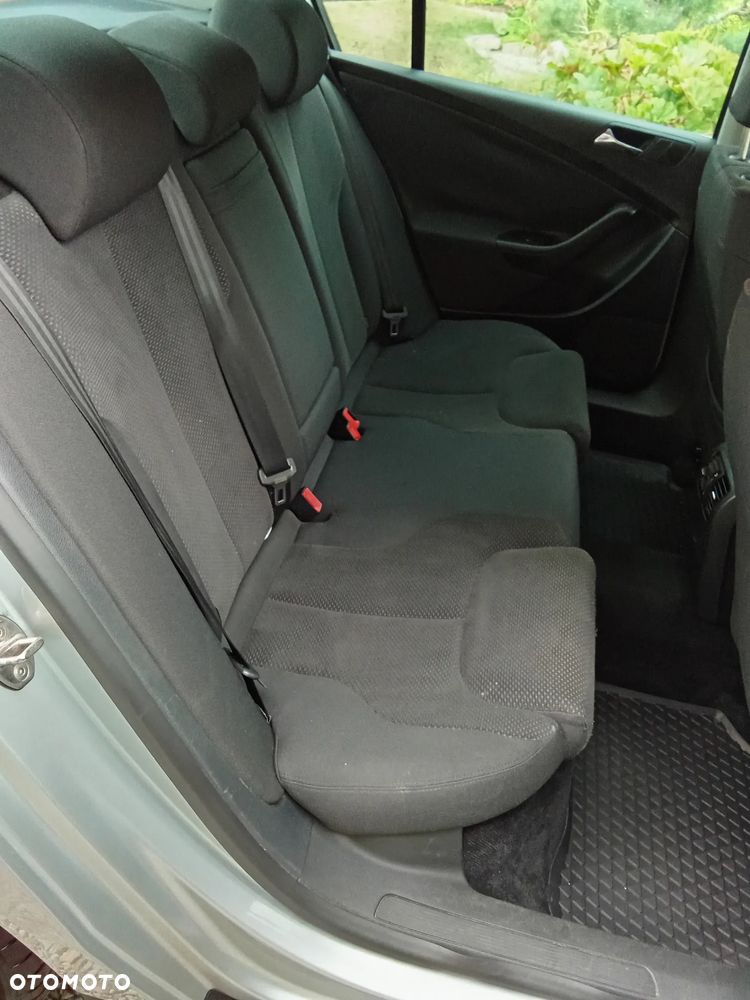 Volkswagen Passat - 20