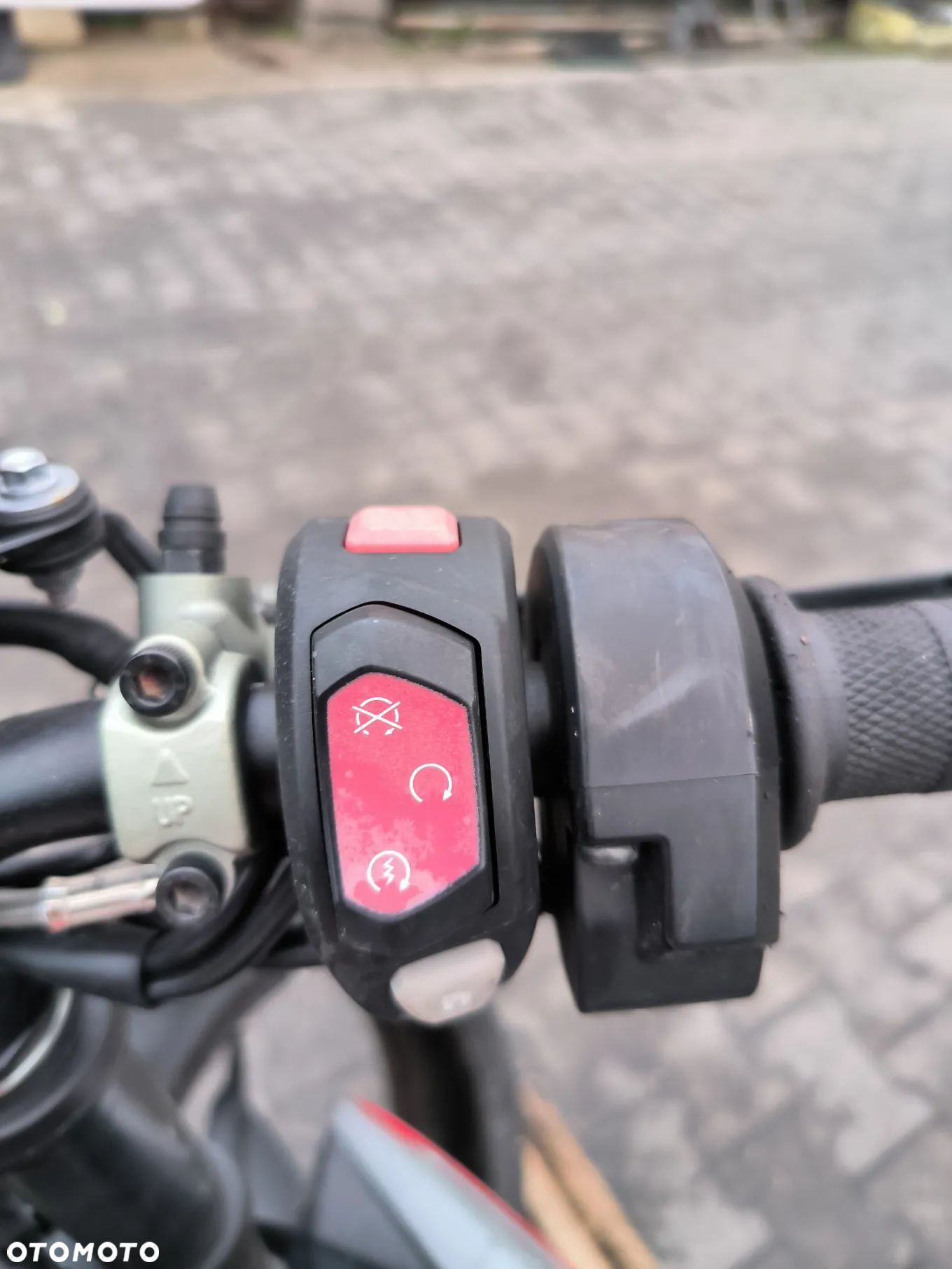 Włącznik zapłonu TRIUMPH STREET TRIPLE 765 RS 2020 - 1