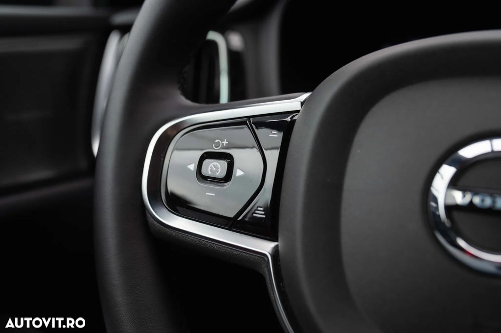 Volvo V60 B4 MHEV AT Ultimate Dark - 34