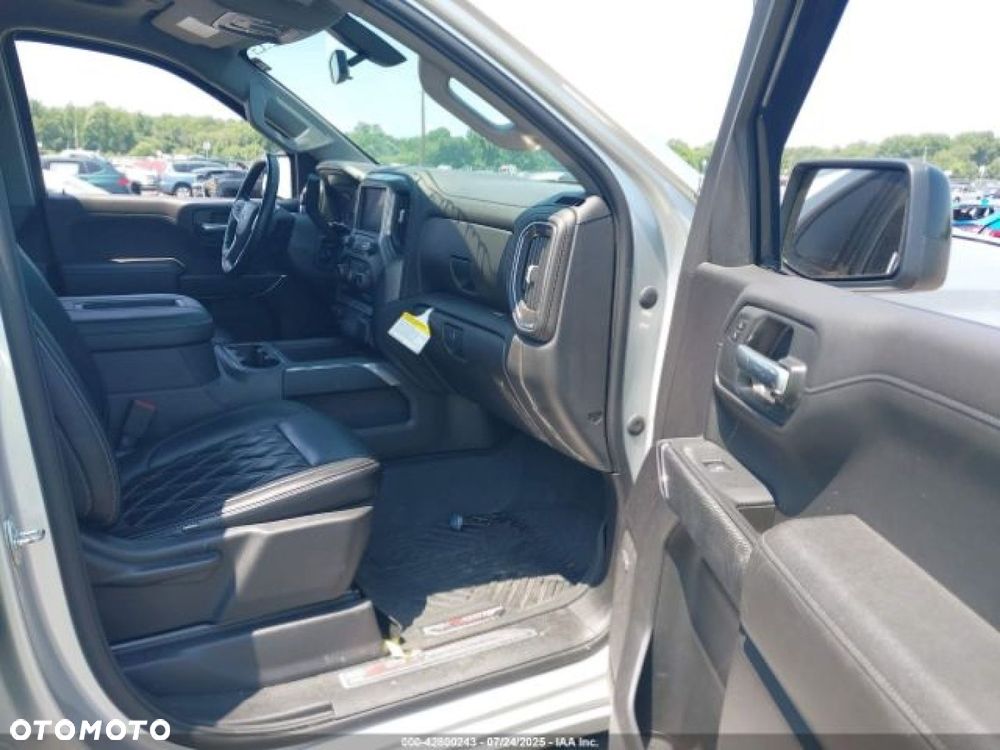 Chevrolet Silverado - 6