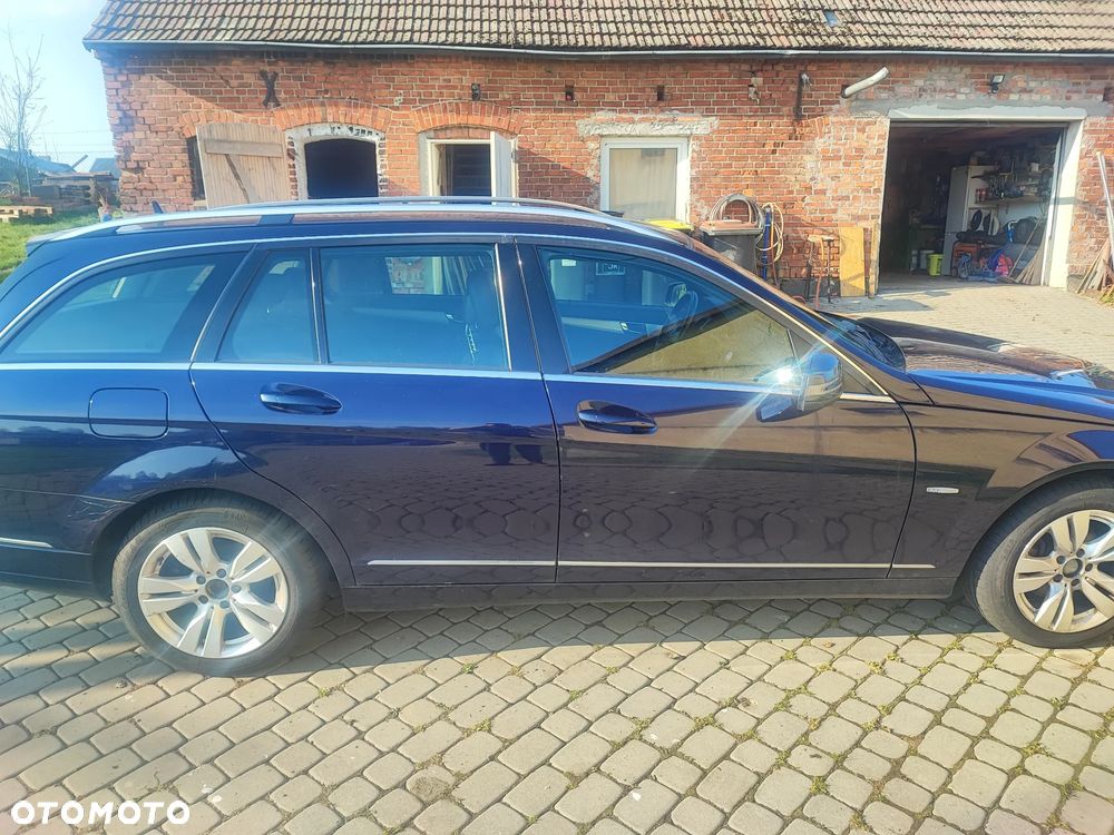 Mercedes-Benz Klasa C 200 CDI BlueEff Avantgarde - 4