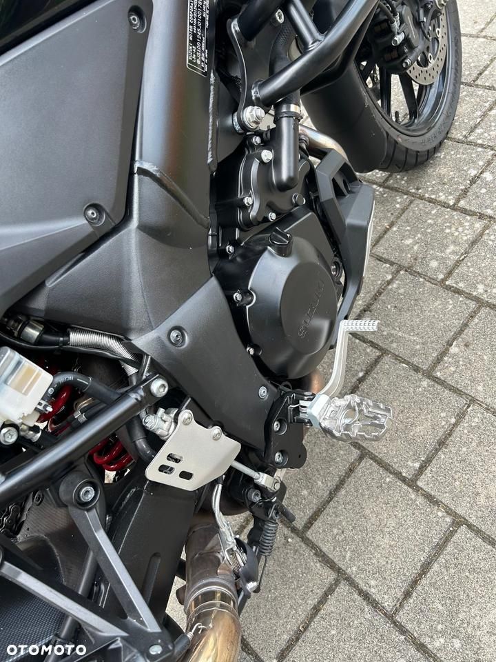 Suzuki V-STROM - 9