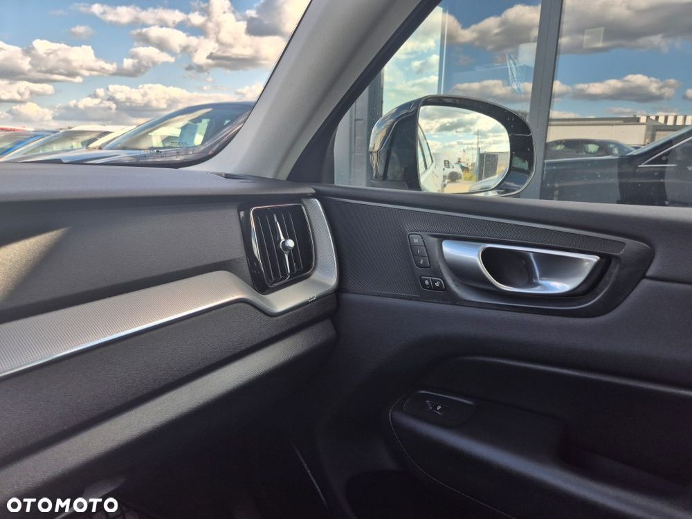 Volvo XC 60 B4 B Plus Bright - 33