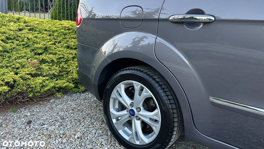 Ford S-Max - 12
