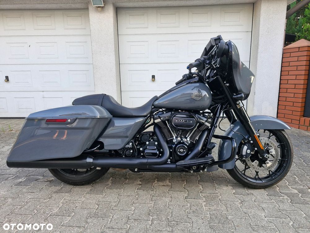 Harley-Davidson Touring Street Glide - 2