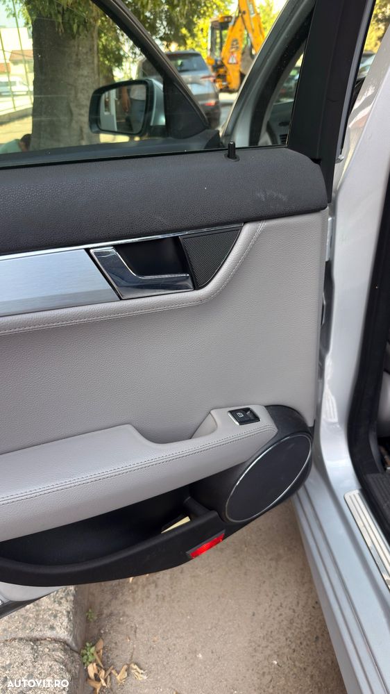 Mercedes-Benz C 280 4-Matic - 12