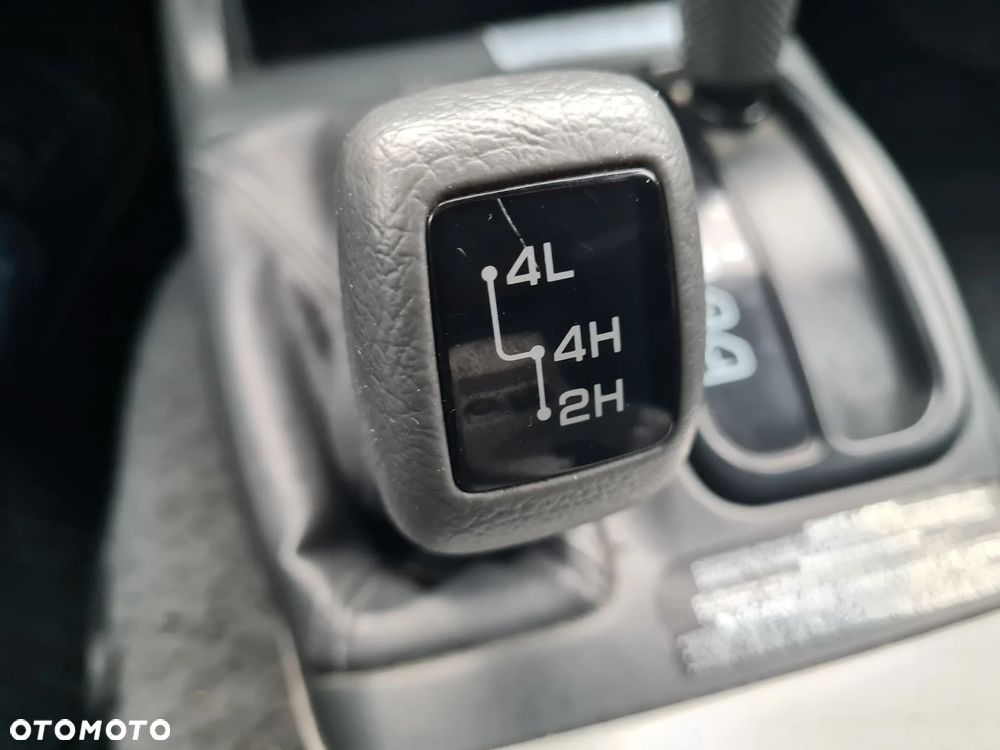 Mitsubishi Pajero 3.5 V6 GDI (lea) - 23