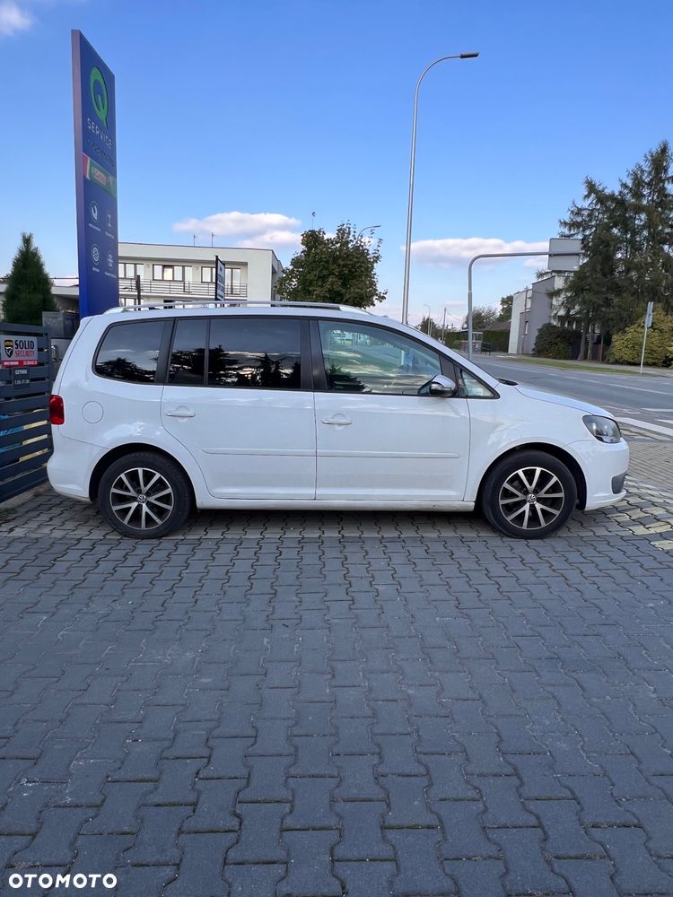 Volkswagen Touran 1.6 TDI DPF BlueMotion Technology DSG Highline - 4