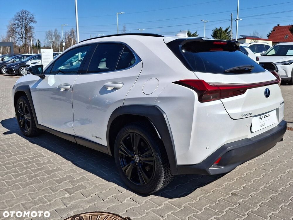 Lexus UX - 10
