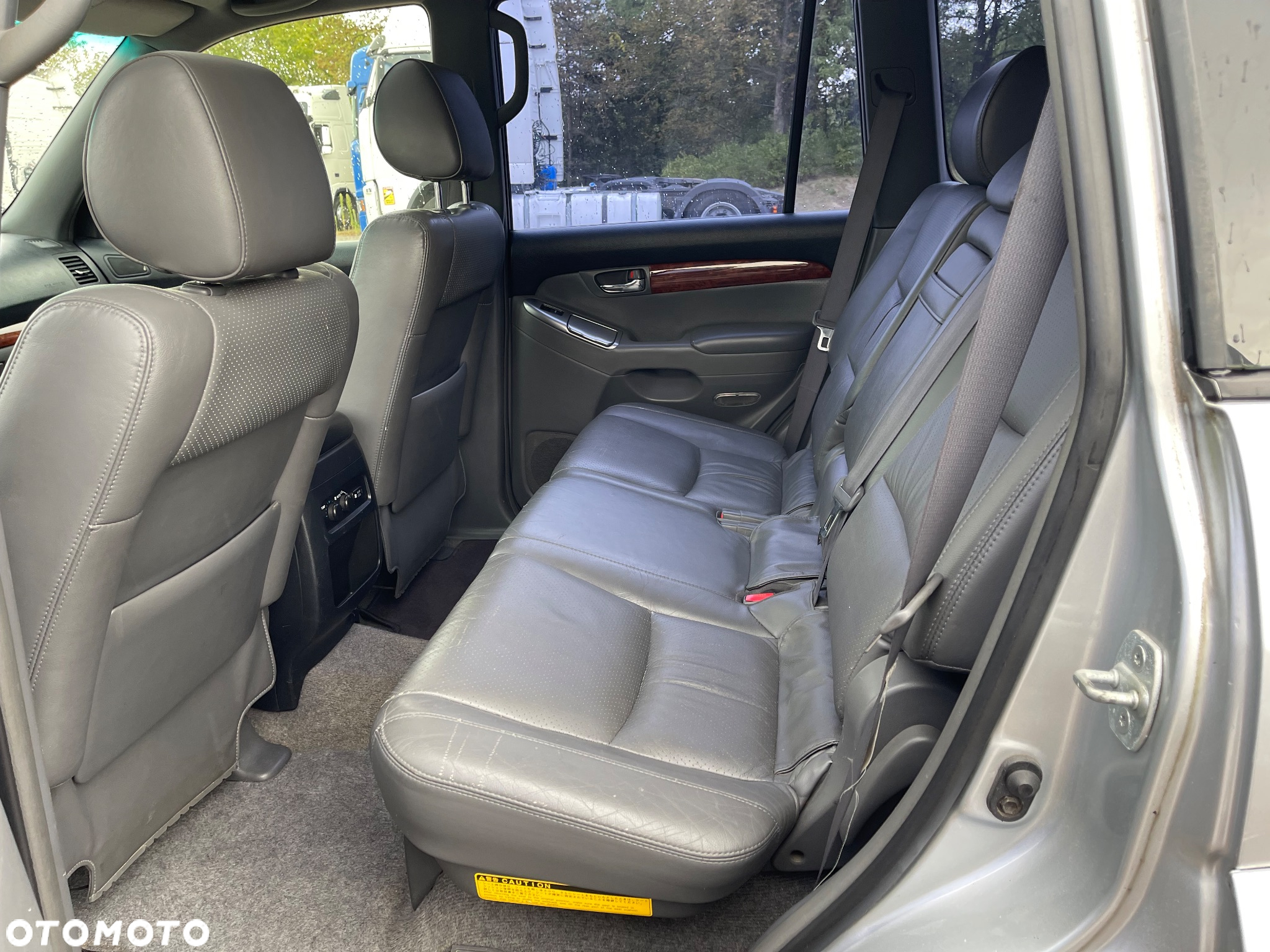 Toyota Land Cruiser - 10