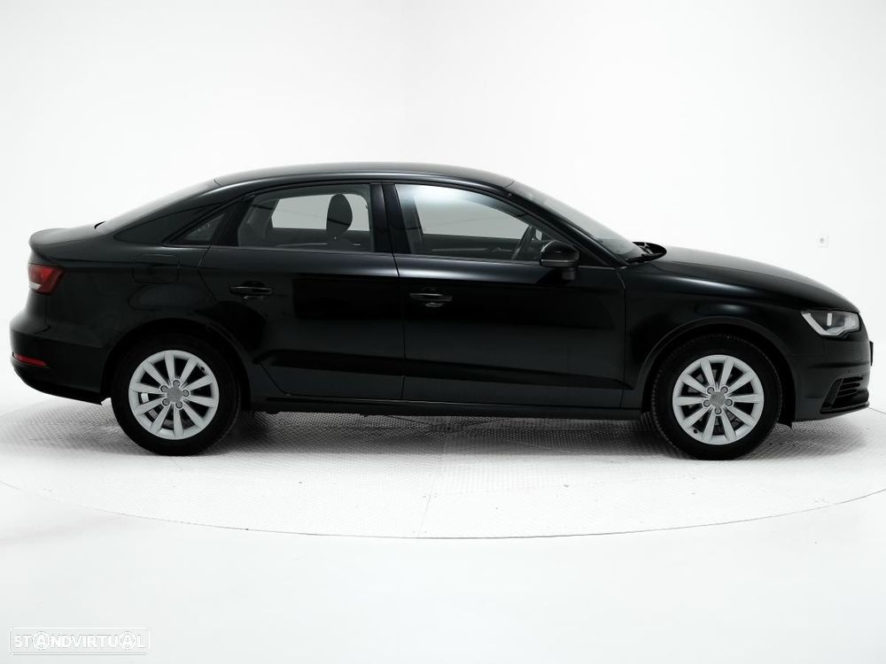 Audi A3 Limousine 1.6 TDI Business Line Attraction - 2