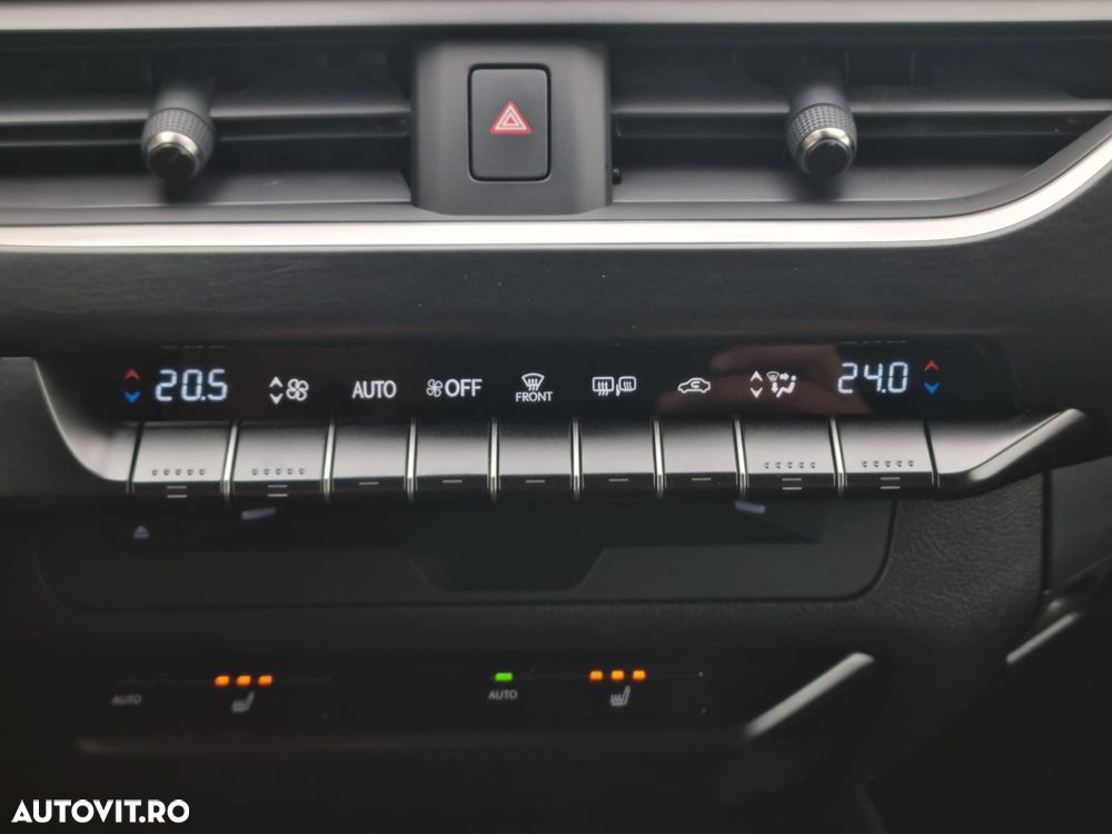 Lexus UX 250h Luxury Line - 30