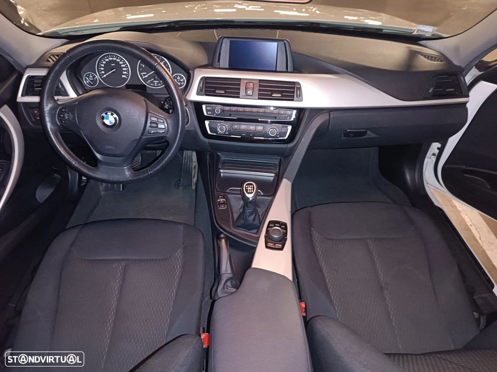 BMW 318 d Touring - 7